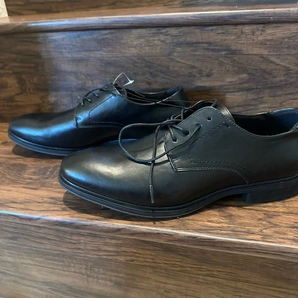 NEW Van Heusen Black Oxford Dress Shoes - Picture 3 of 6